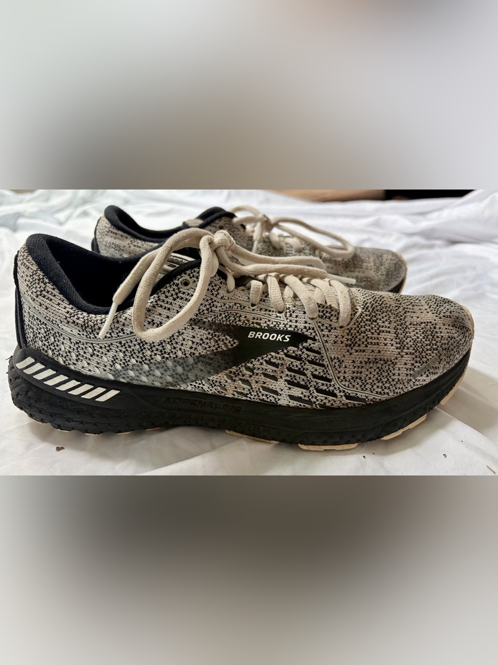 Brooks Adrenaline GTS 21 Running Shoes Women’s Size 9.5